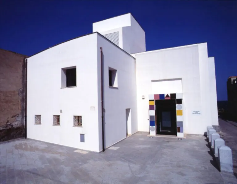 Facciata del Museo d'Arte Contemporanea di Calasetta